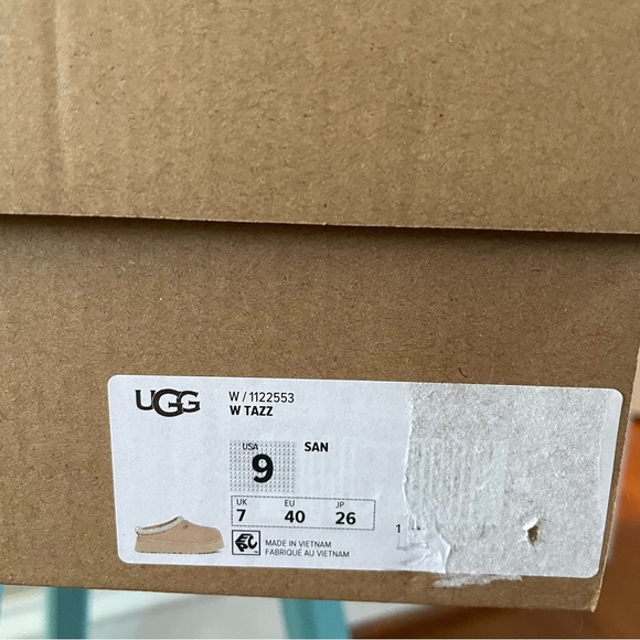 Ugg Tazz Slippers Sand Women’s Size 9 BRAND NEW IN BOX - Picture 3 of 7